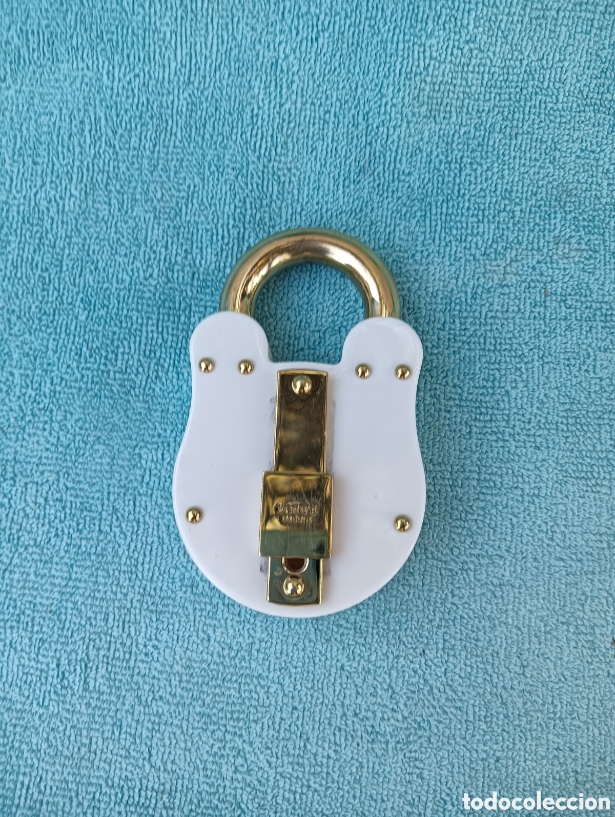 Joyeria: Raro candado Loewe para bolso