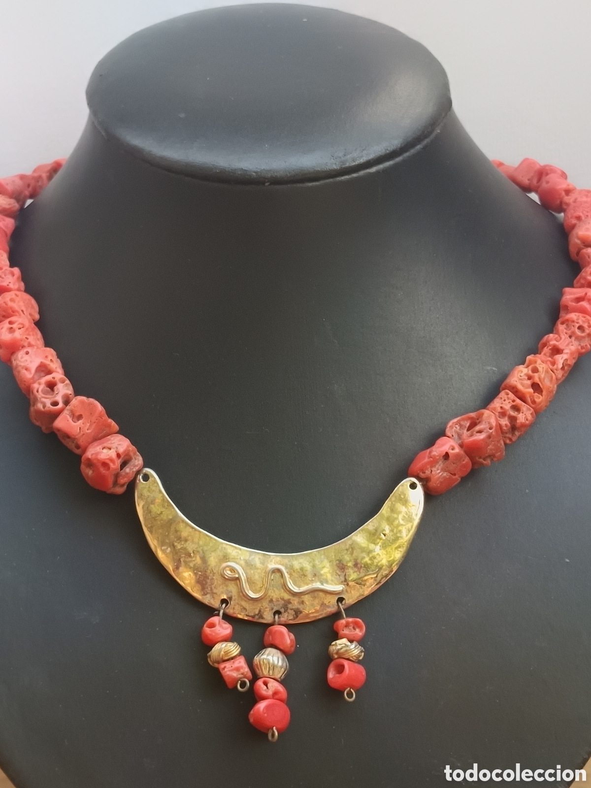 Joyeria: Collar de cuentas de coral irregulares artesanal