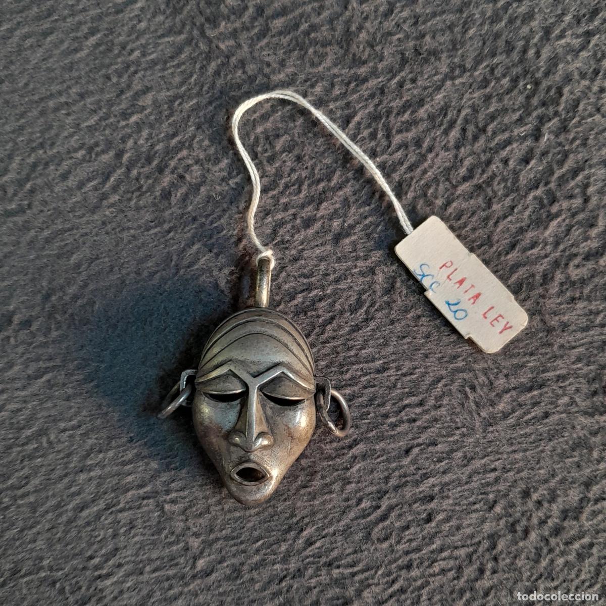 Joyeria: J-4562. COLGANTE M&Aacute;SCARA &Eacute;TNICA TRIBAL EN PLATA DE LEY 925. SEGUNDA MITAD S.XX