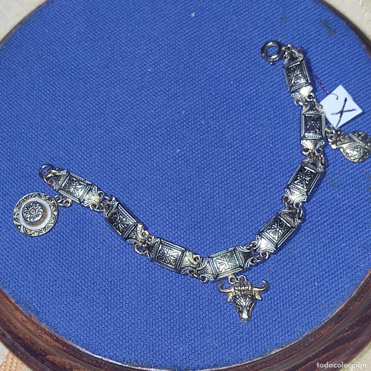 Joyeria: Pulsera damasquinada con colgantes.Toledo.Vintage. *X*