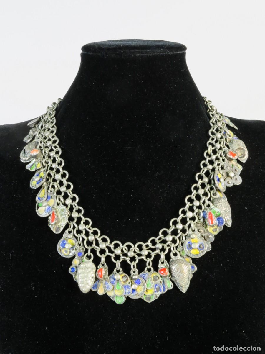 Joyeria: Collar bereber ceremonial Kabilia en plata y esmaltes Argelia finales del siglo XIX