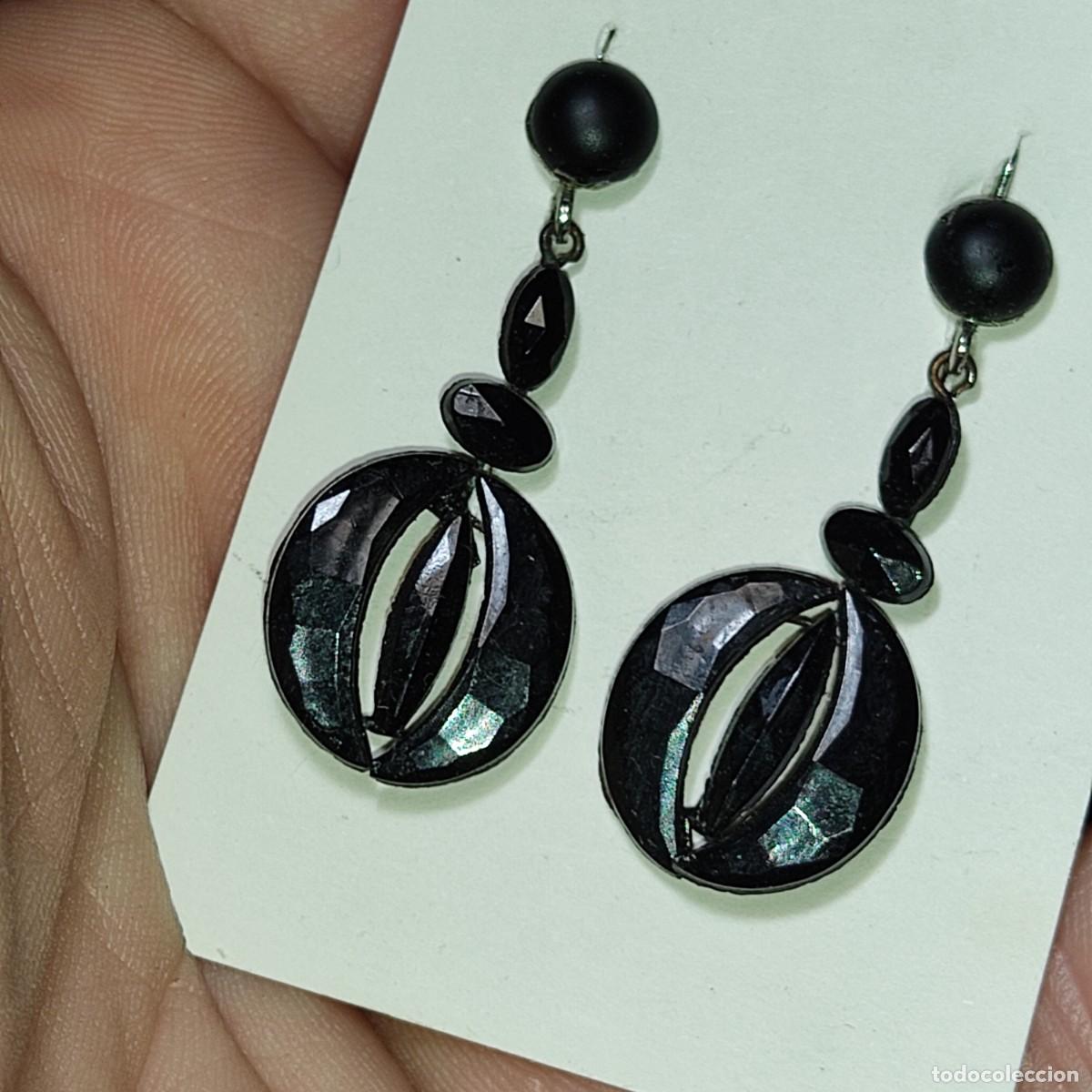 Joyeria: Antiguos pendientes modernistas negros de luto con facetas,cierre catalan.Nuevos