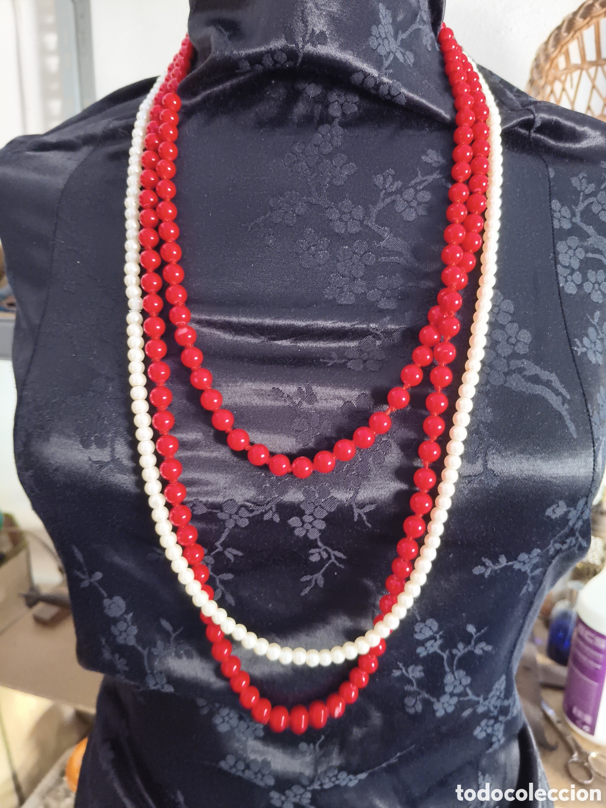 Joyeria: Elegante juego de collares vintage de perlas rojas y blancas