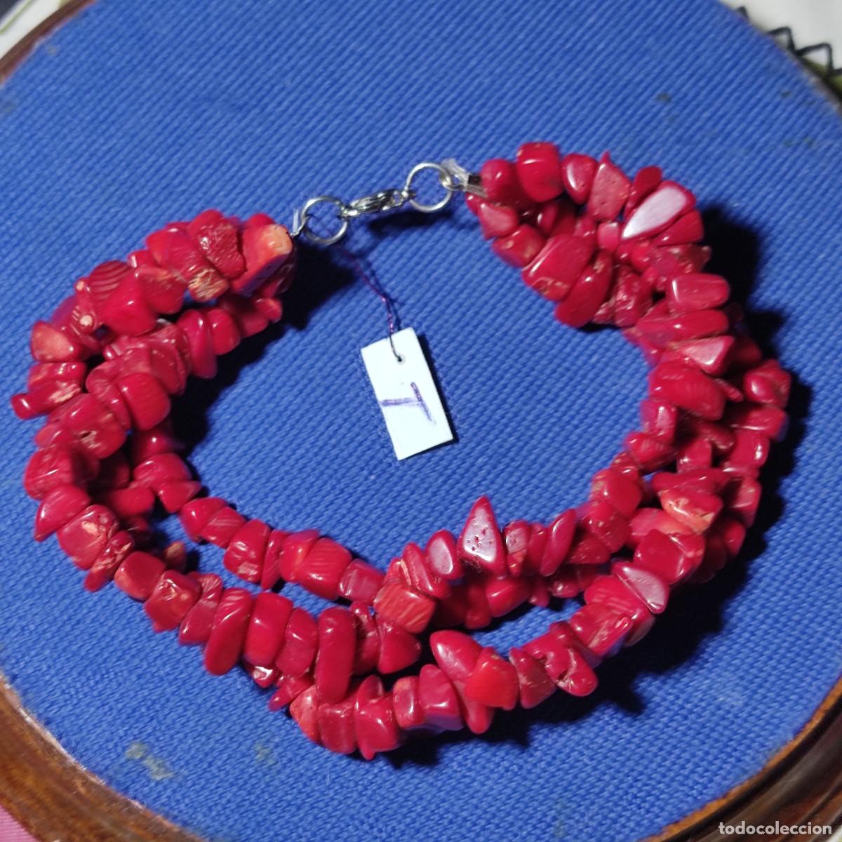 Joyeria: Pulsera de 3 hilos de coral rojo. *T*