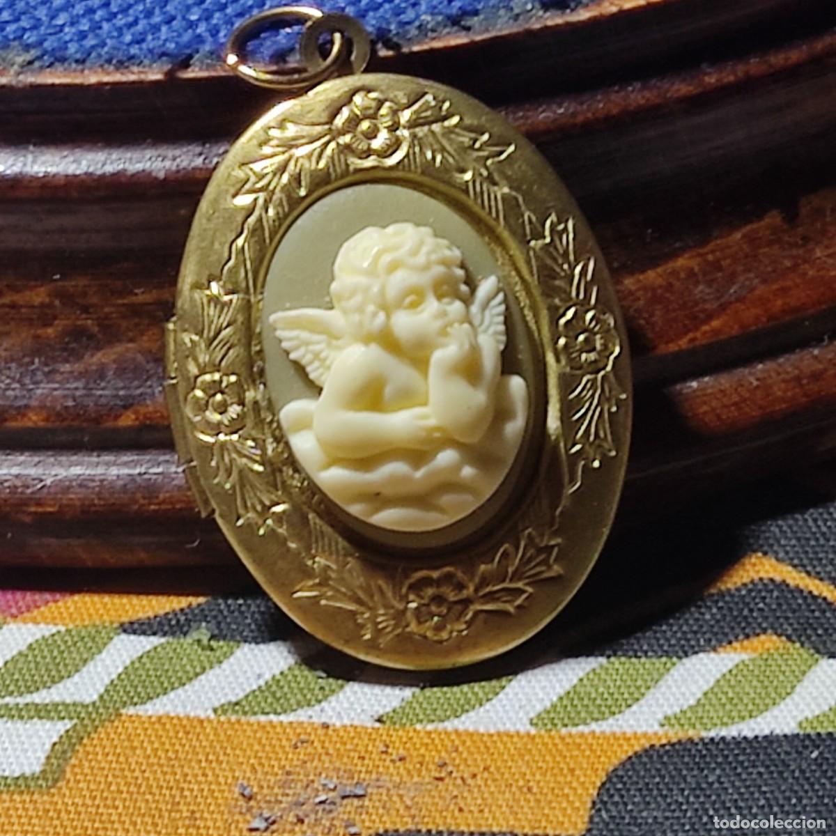 Joyeria: Colgante portafotos & Guardapelo con angel o querubin.Vintage.