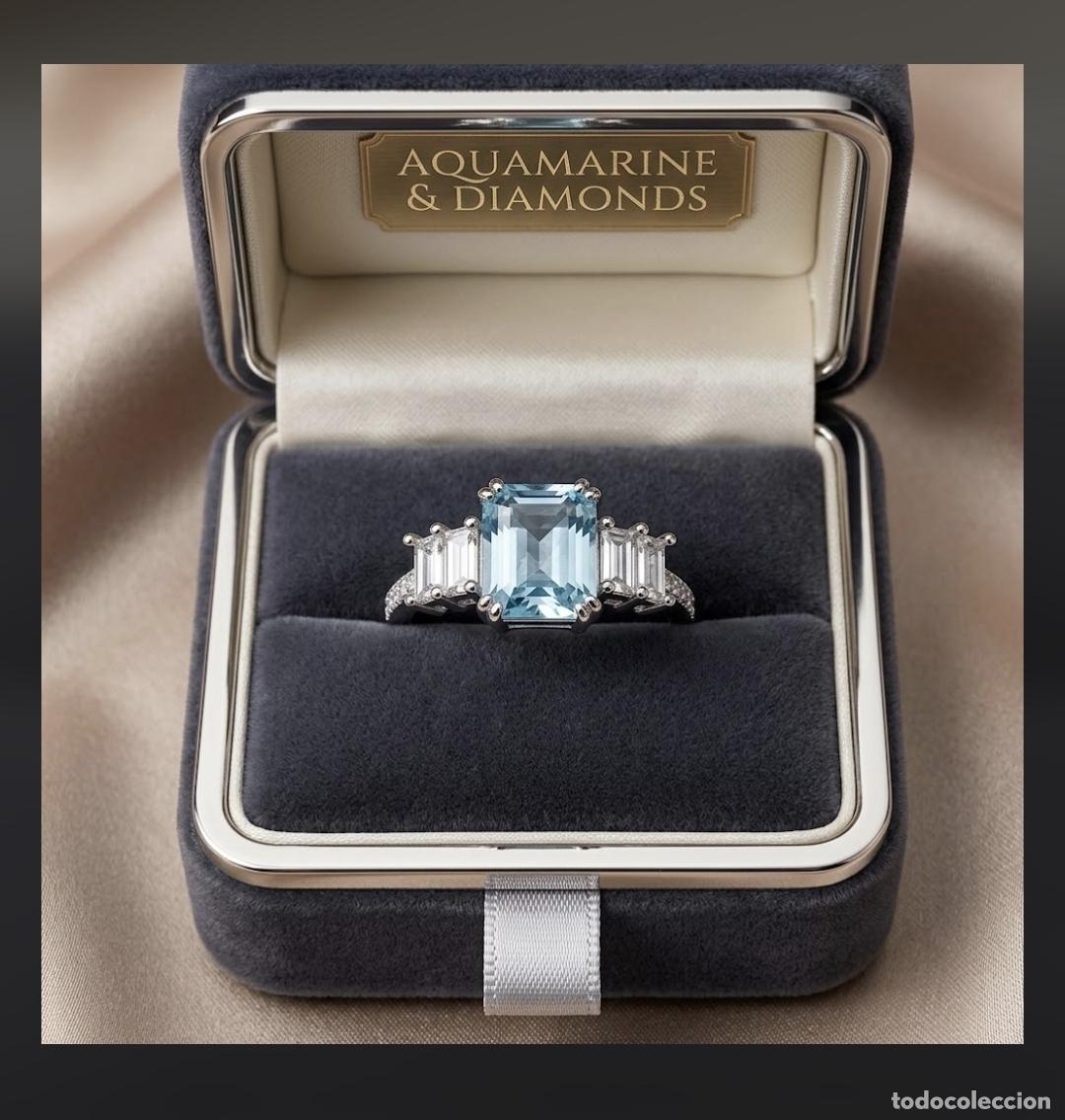 Joyeria: Bella sortija de corte art dec&oacute; con acabados en oro blanco, aguamarina creada y diamantes creados.