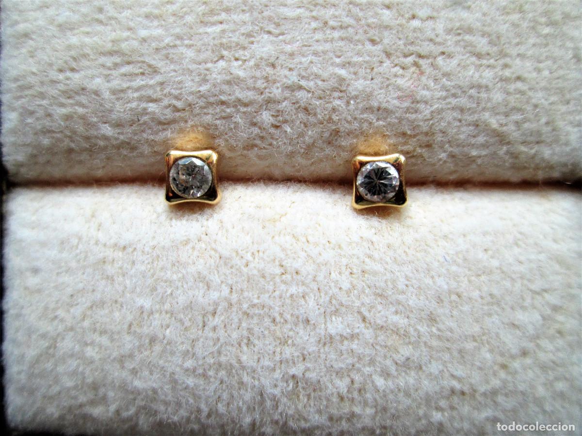 Joyeria: PENDIENTES DE ORO DE 18 KLTS. CUADRANGULARES CON CIRCONITA INCRUSTADA - SIN ESTRENAR
