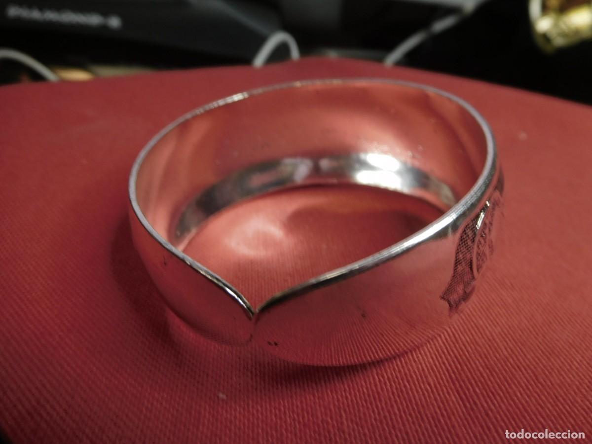 Joyeria: Pulsera de plata con grabado floral