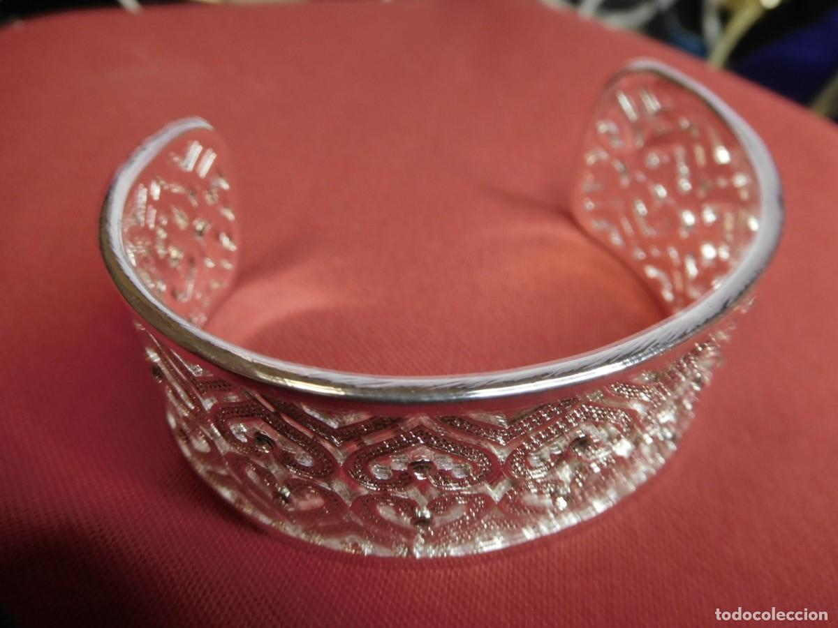 Joyeria: Pulsera de plata, ley 925, ancha, filigrana perforada en formas de coraz&oacute;n