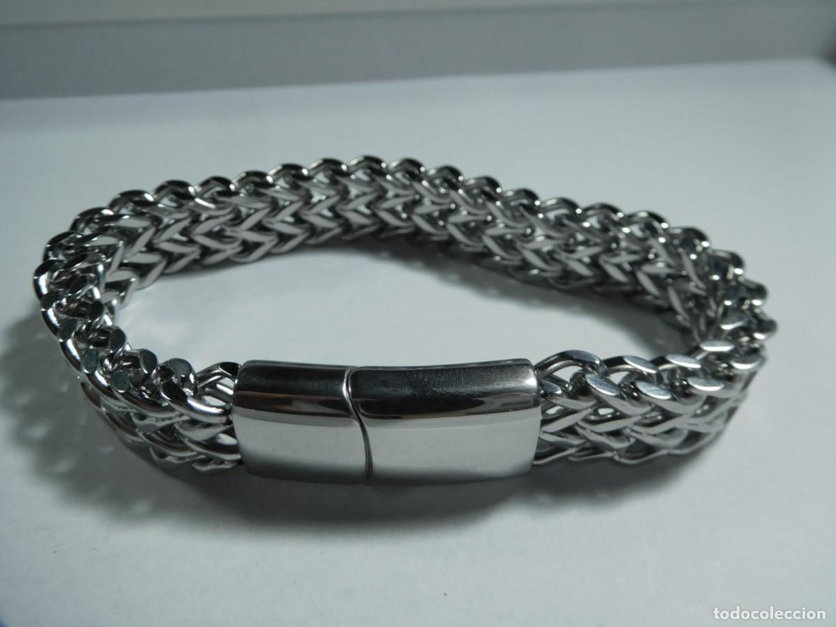 Joyeria: pulsera de doble fila de cadena trenzada de acero inoxidable con un cierre magn&eacute;tico rectangular
