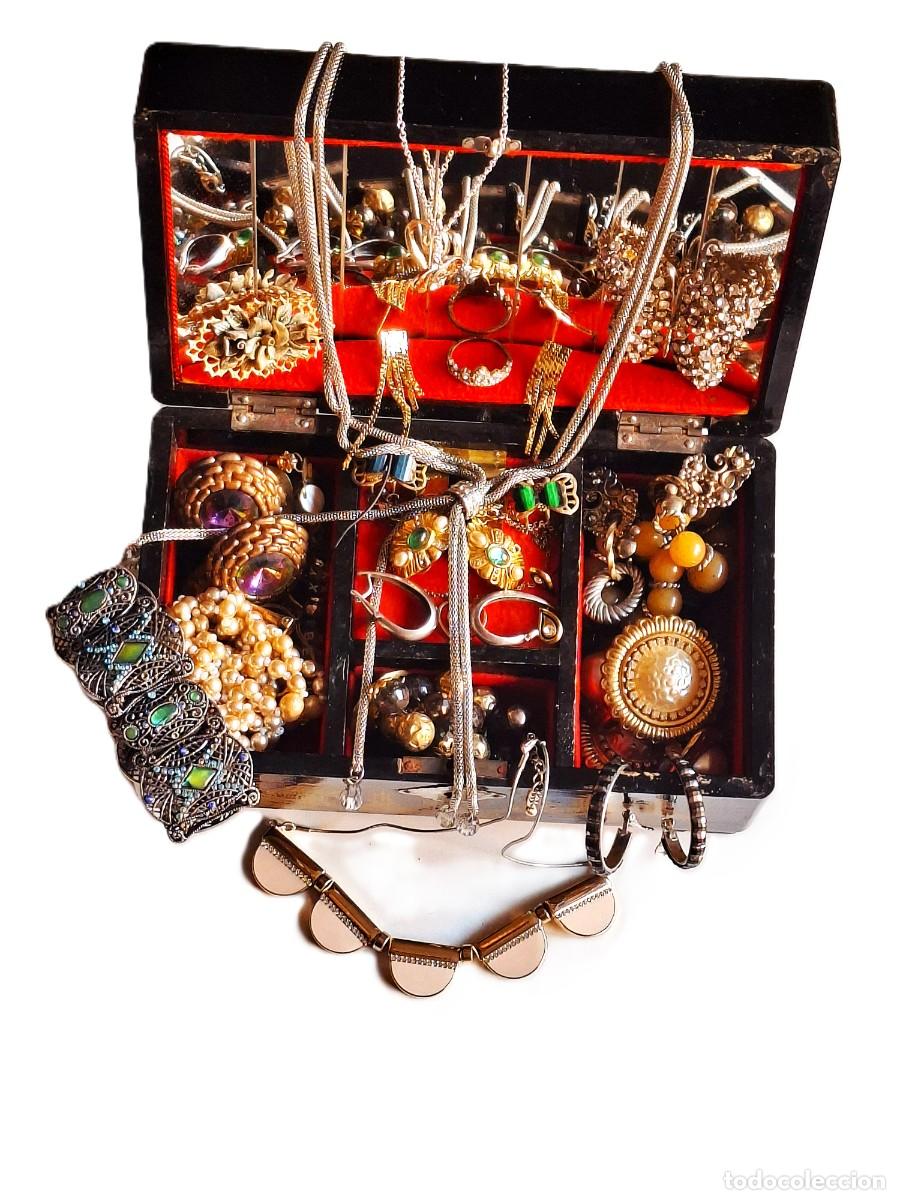 Joyeria: LOTE DE JOYAS VINTAGE CON JOYERO INCLUIDO