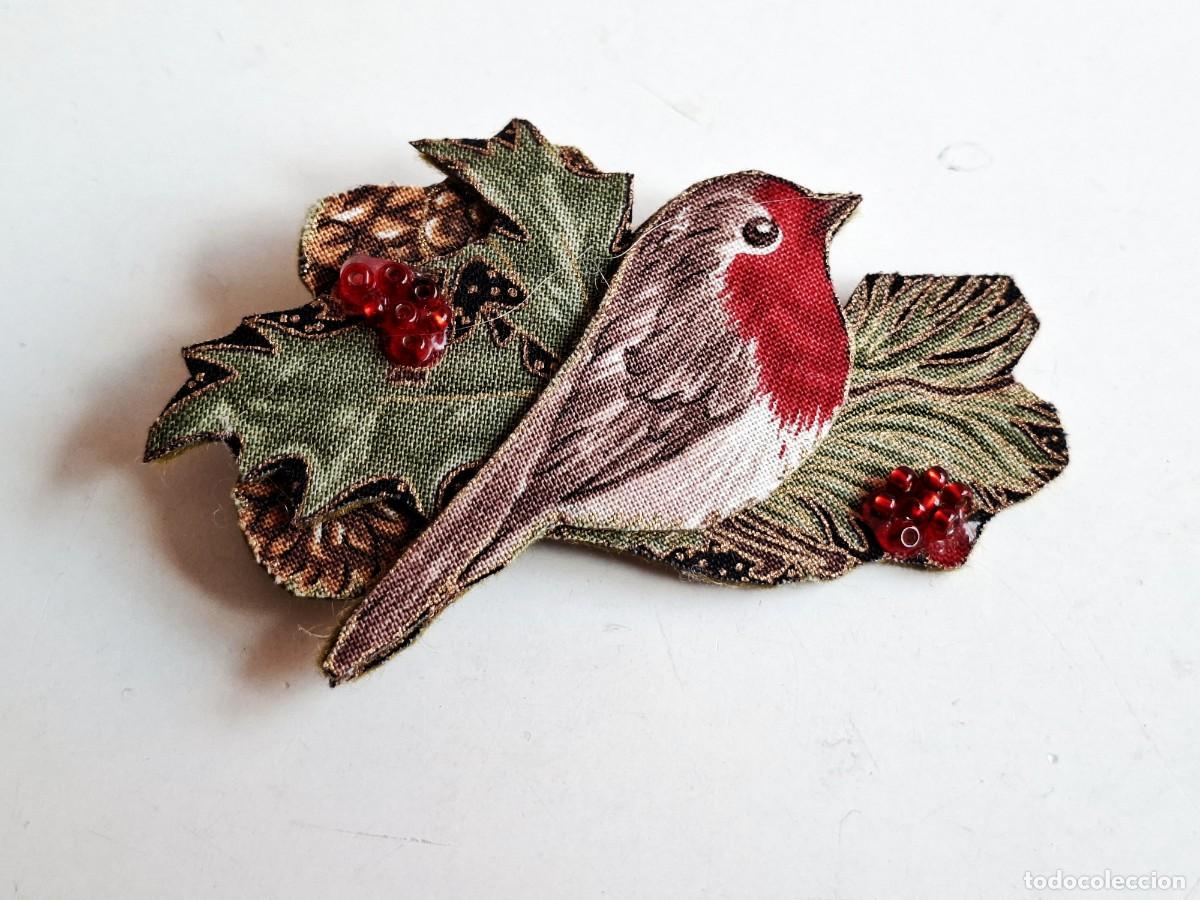 Joyeria: BROCHE NAVIDE&Ntilde;O DE PAJARO PETIRROJO, PIN DE FIELTRO Y CUENTAS HECHO A MANO