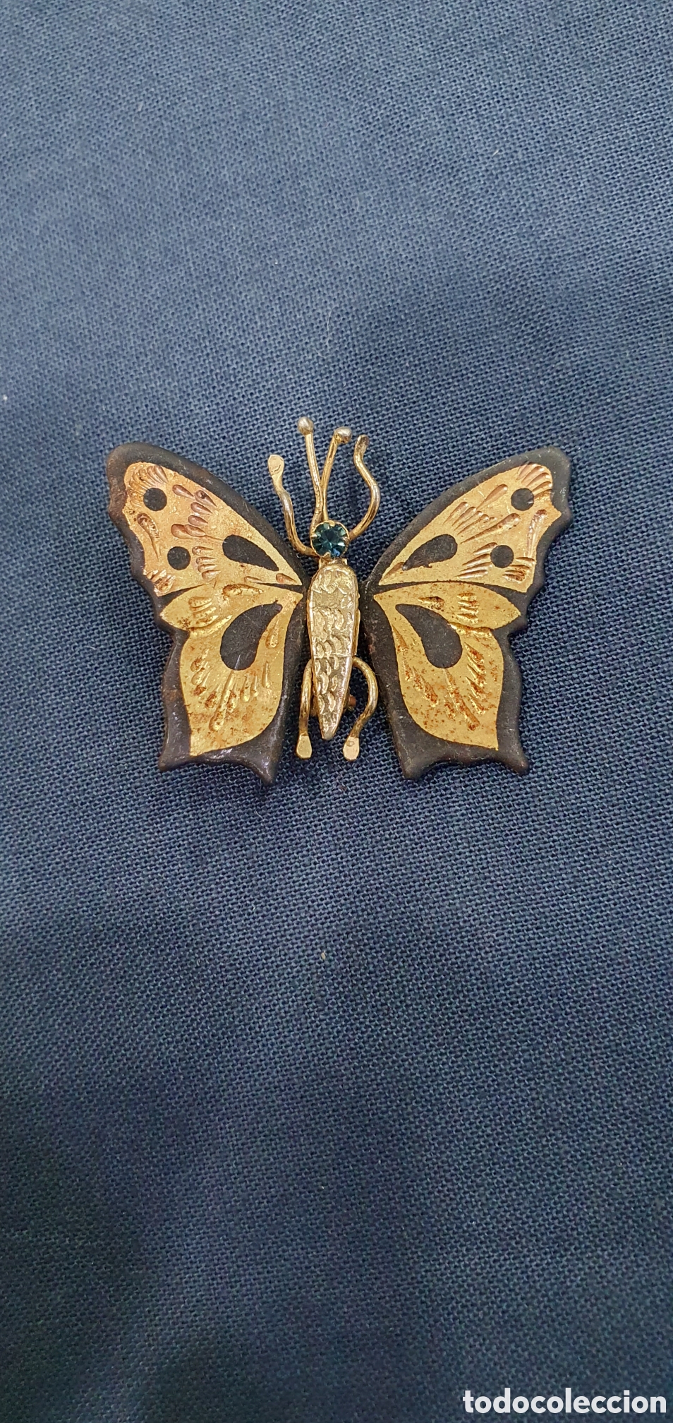 Joyeria: Broche mariposa con damasquinado en oro de 18K. (L135)