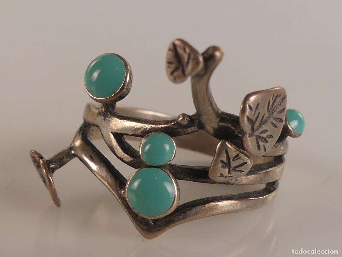 Schmuck: ANILLO DE PLATA DECORADO CON PIEDRAS PESO TOTAL 3,77 GRAMOS