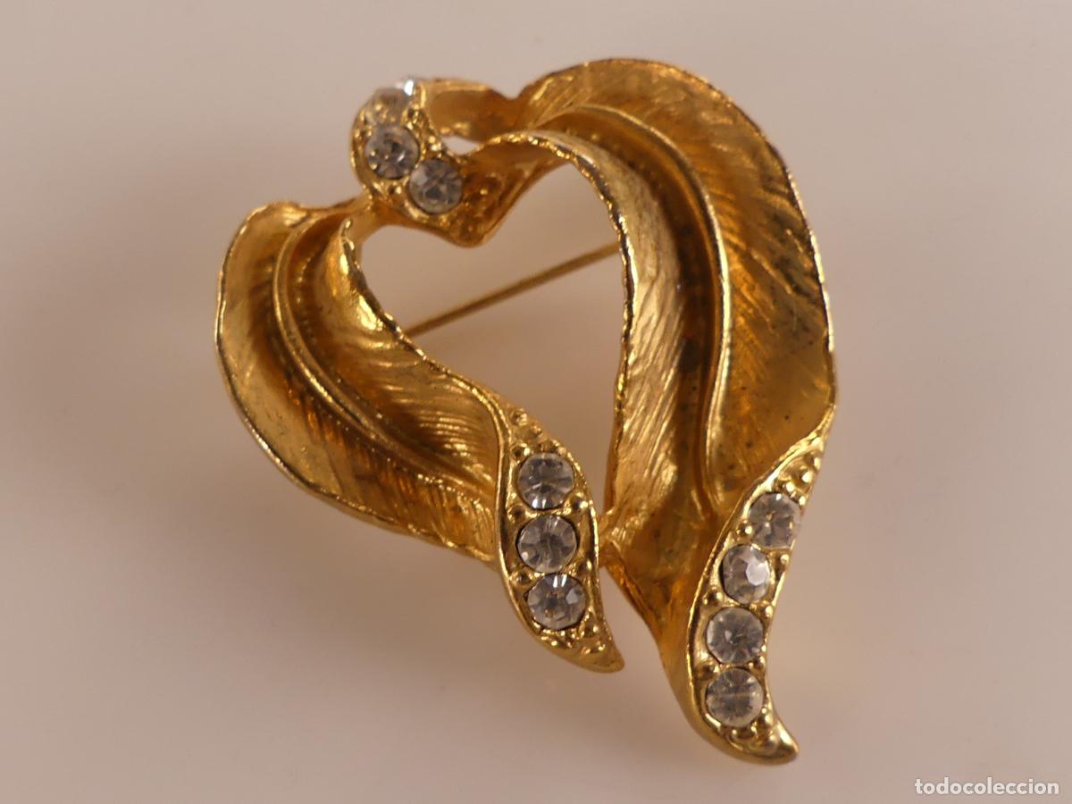 Jewelry: ELEGANTE BROCHE DORADO Y PIEDRAS