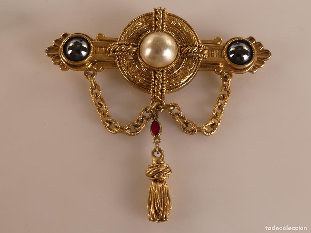 Jewelry: ELEGANTE BROCHE DORADO