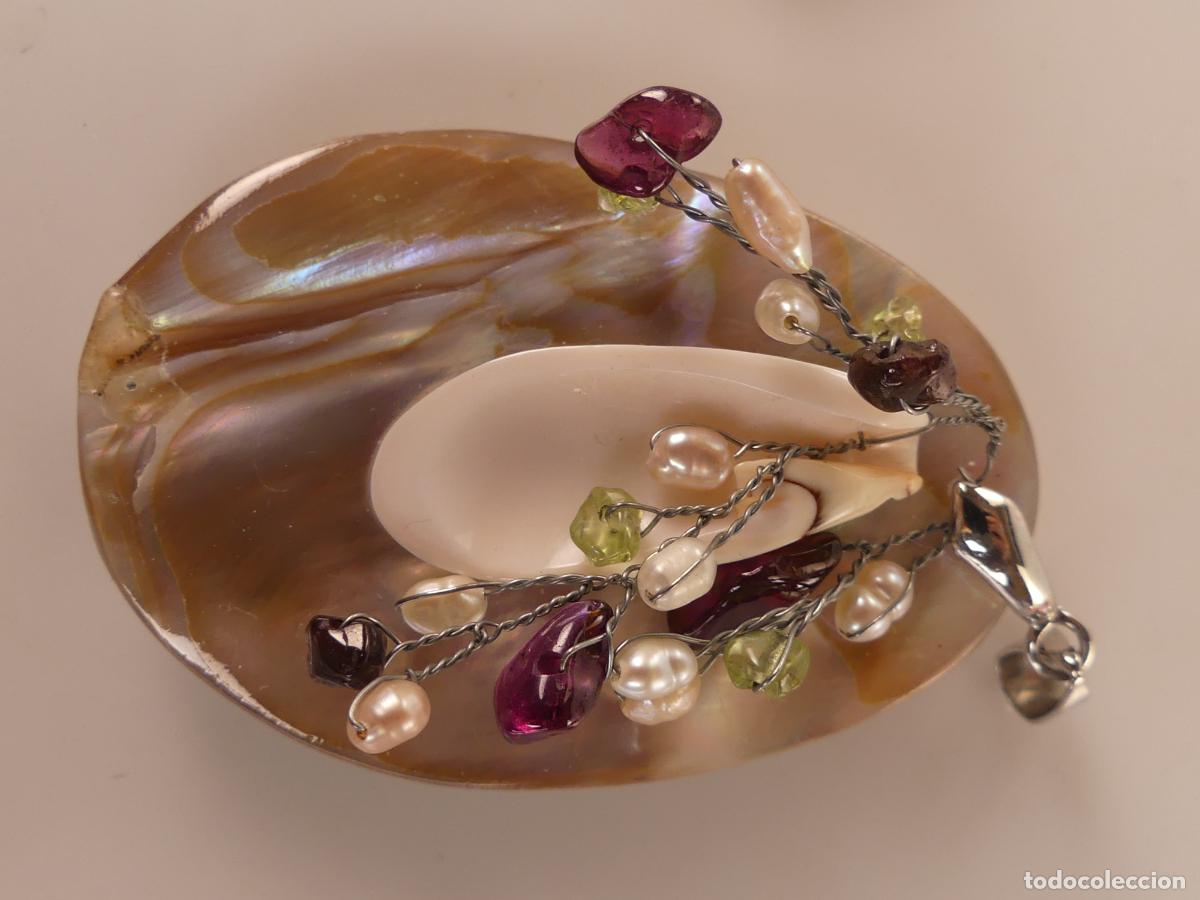 Joaillerie: BONITO COLGANTE DE PERLAS NATURALES Y PIEDRAS NATURALES
