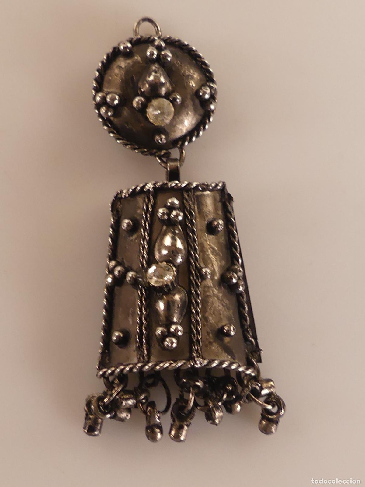 Joyeria: COLGANTE DE METAL PLATEADO