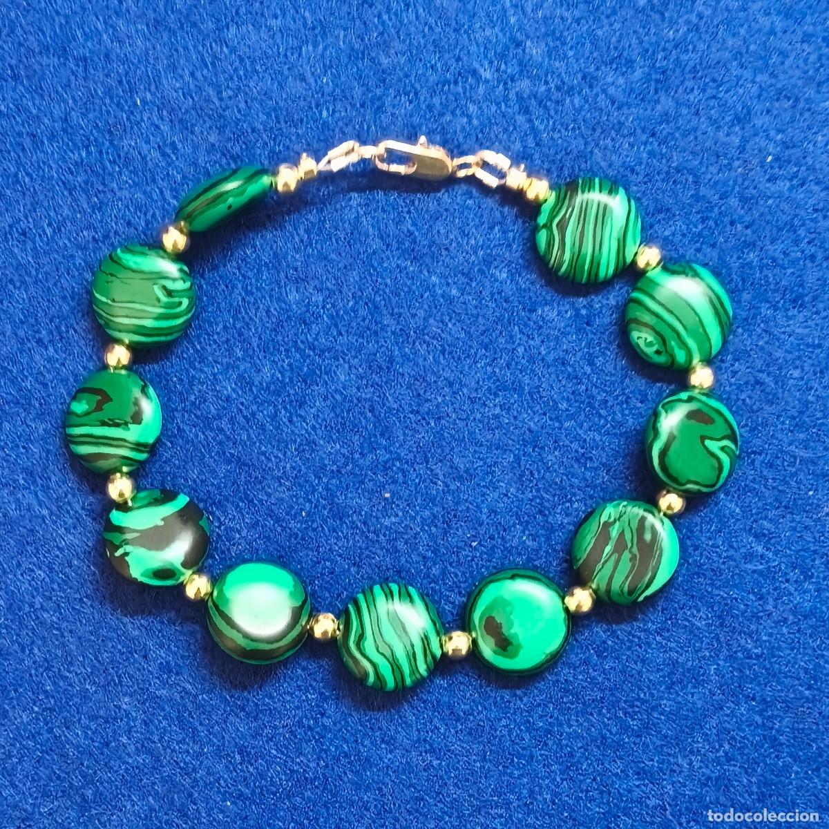 Joaillerie: PULSERA DE MALAQUITA NATURAL MM CON ALPACA DORADA. MED.23 CMS