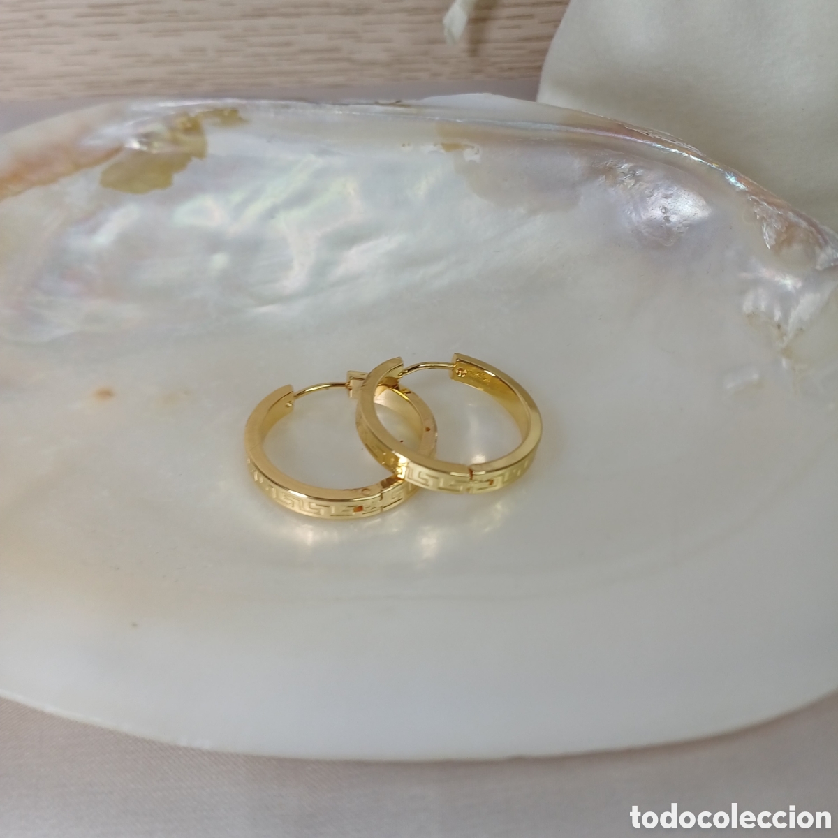 Gioielleria: PENDIENTES ARO CHAPADO ORO 18 K GRABADO GRECA