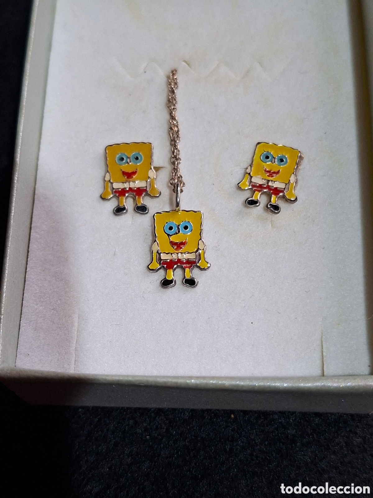 Joyeria: Conjunto de colgante y pendientes de bob esponja - Foto 1