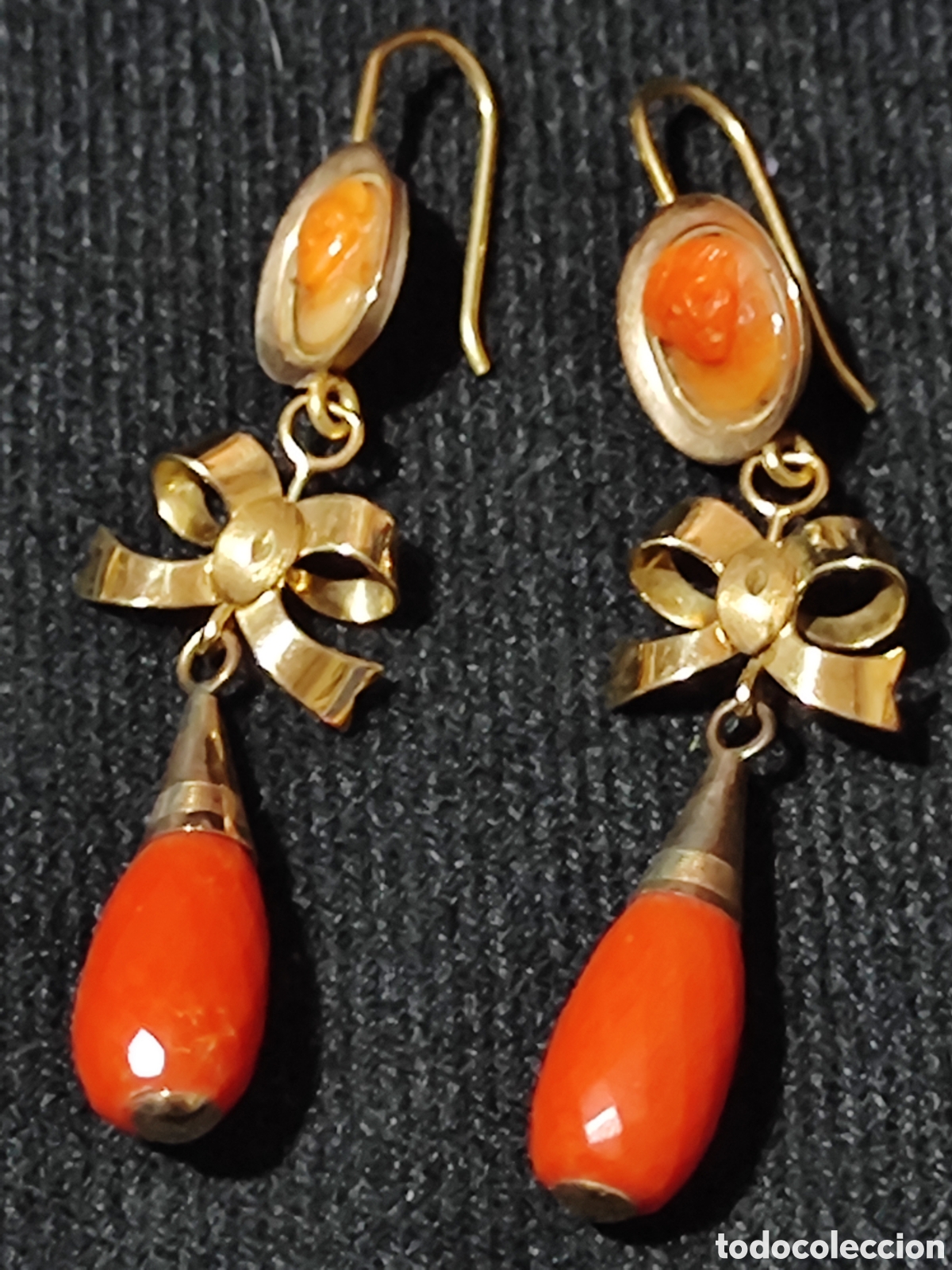 Joyeria: Antiguos pendientes de oro 18k y coral natural con camafeo en la parte superior leer descripci&oacute;n