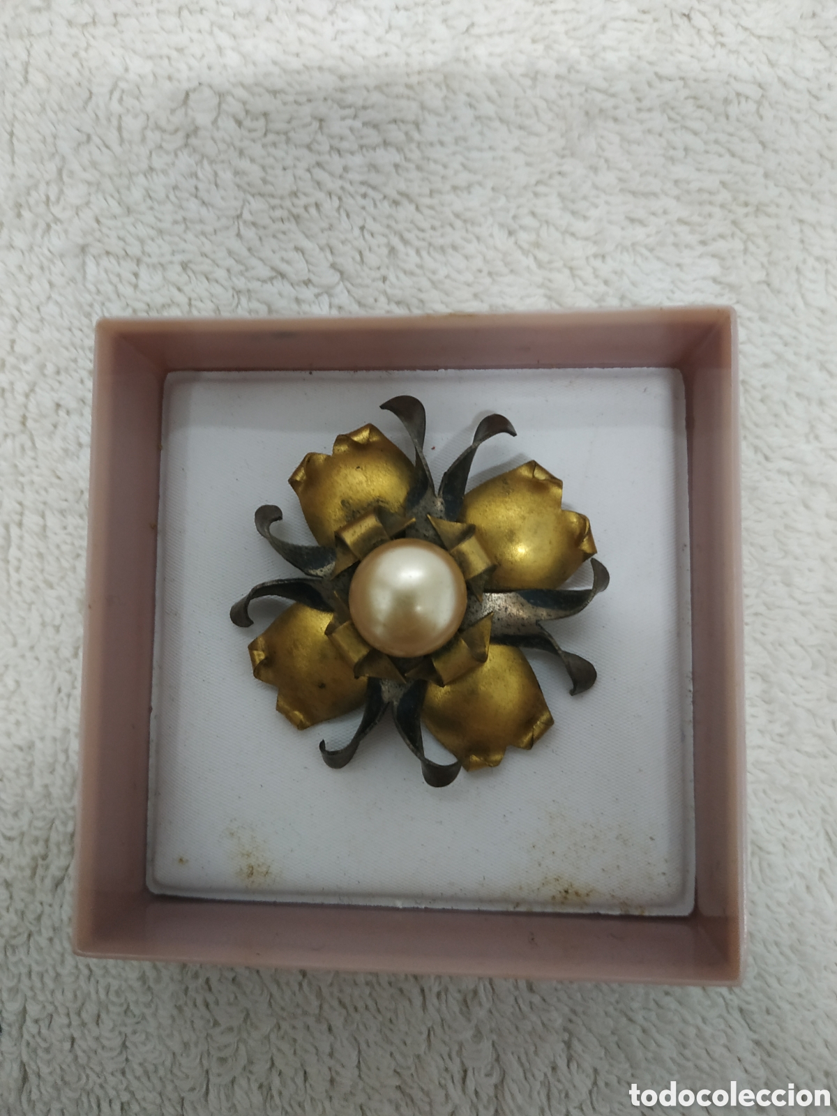 Joyeria: Broche en forma de flor con Perla