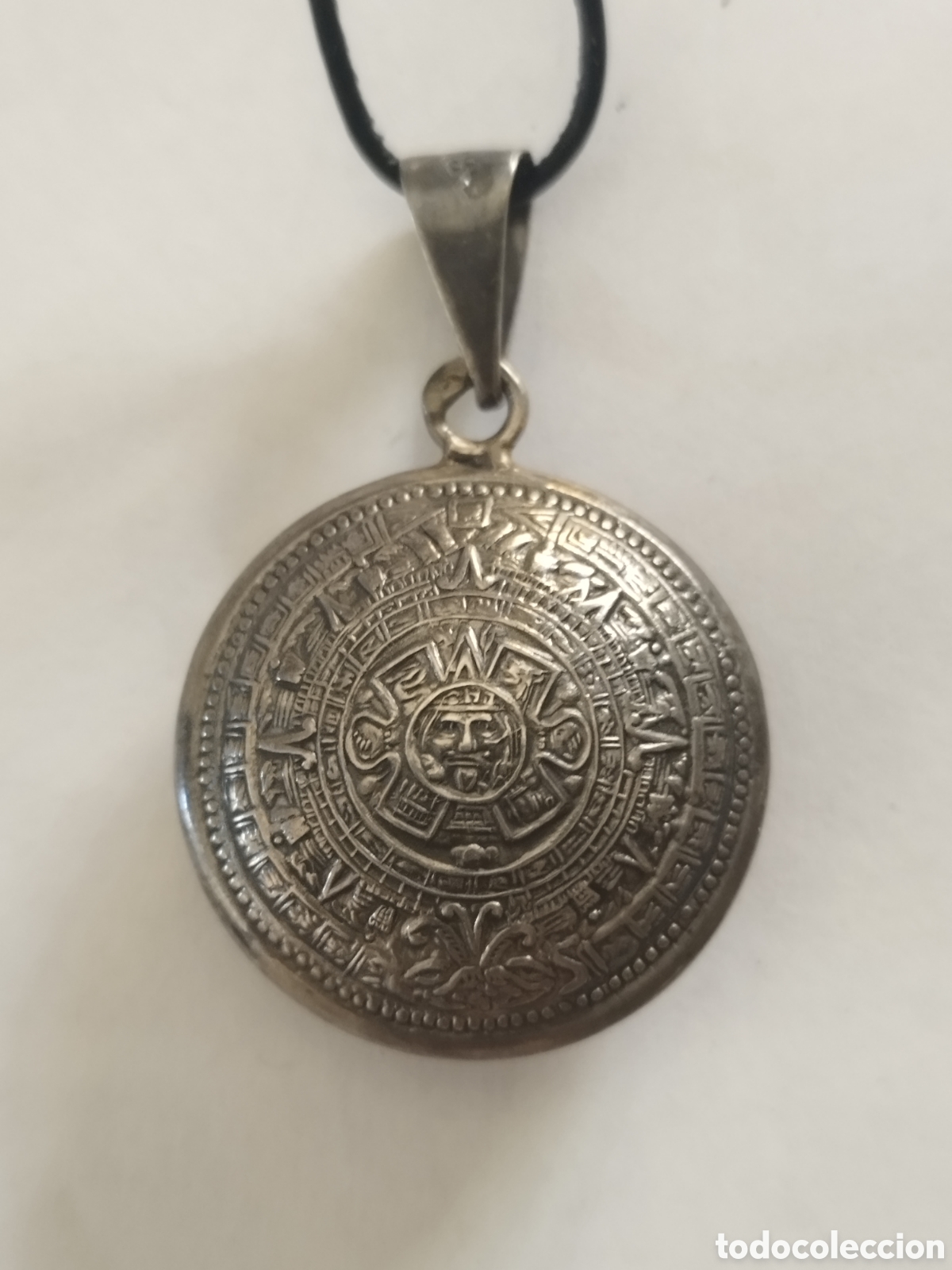 Joyeria: Colgante calendario azteca piedra del Sol.