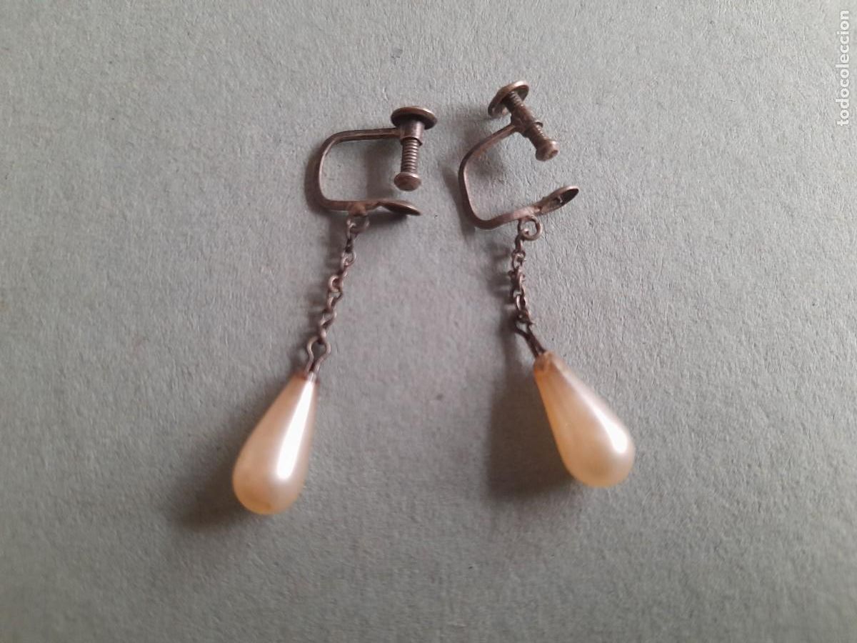 Joyeria: antiguos pendientes de perla de 1,2cm aprpx, cierre de tornillo sin contraste