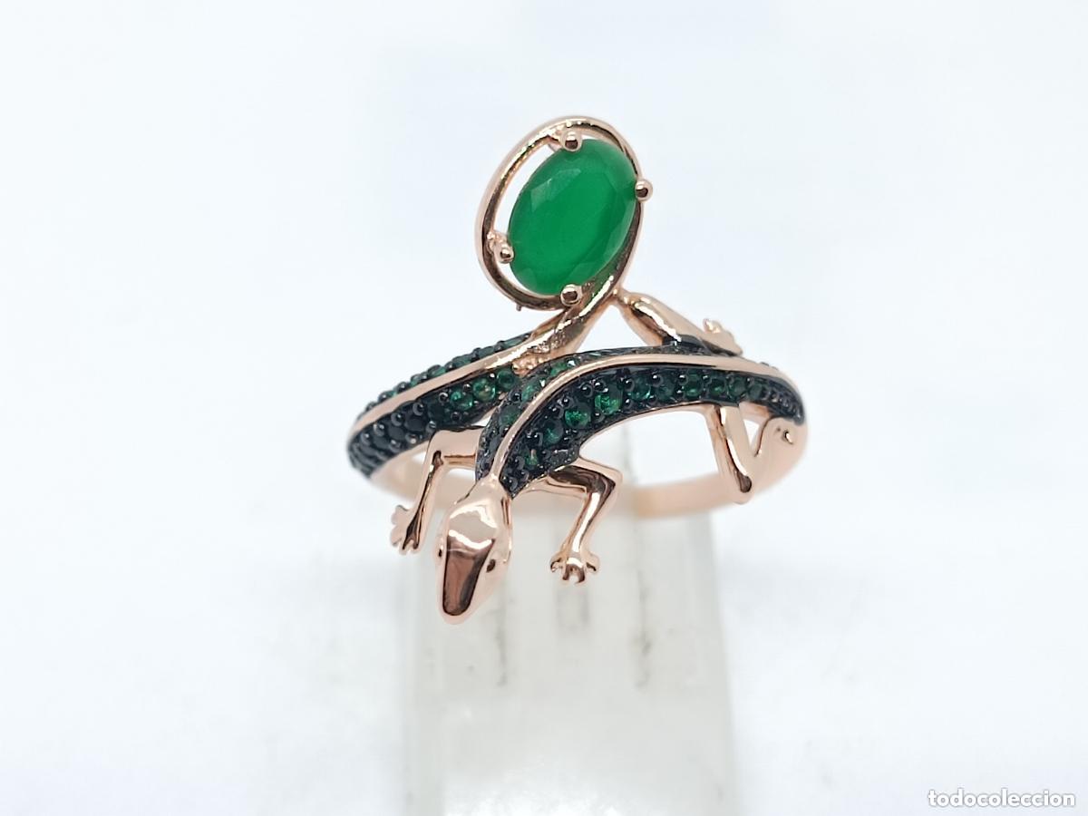 Schmuck: Precioso anillo en oro de 14k con forma de lagarto y esmeralda engastada