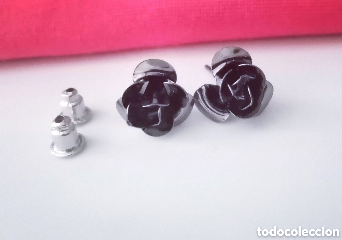 Joyeria: Originales pendientes de bot&oacute;n flor, Rosa color negro pistola y plateados 1,1cm di&aacute;m. Muy bonitos