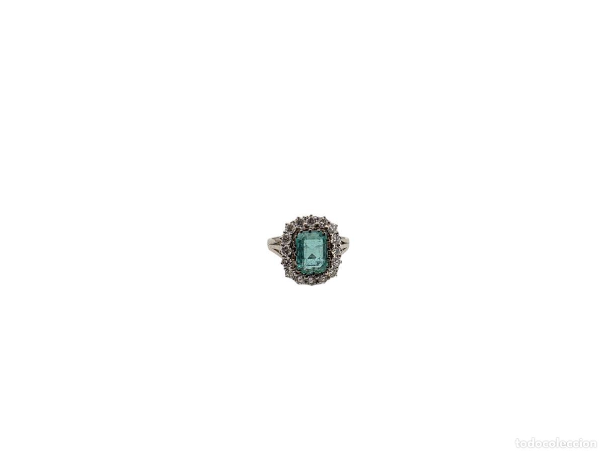 Schmuck: Anillo de oro de 19,2 K con esmeralda y diamantes