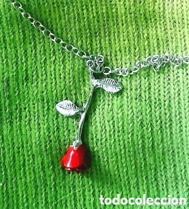 Joaillerie: Original colgante plateado &rdquo; rosa roja&rdquo; 4cm. Colgante + cadena. Muy bonita