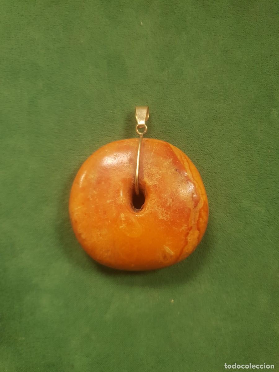 Joyeria: Colgante de ambar o resina original y oro 18 kts