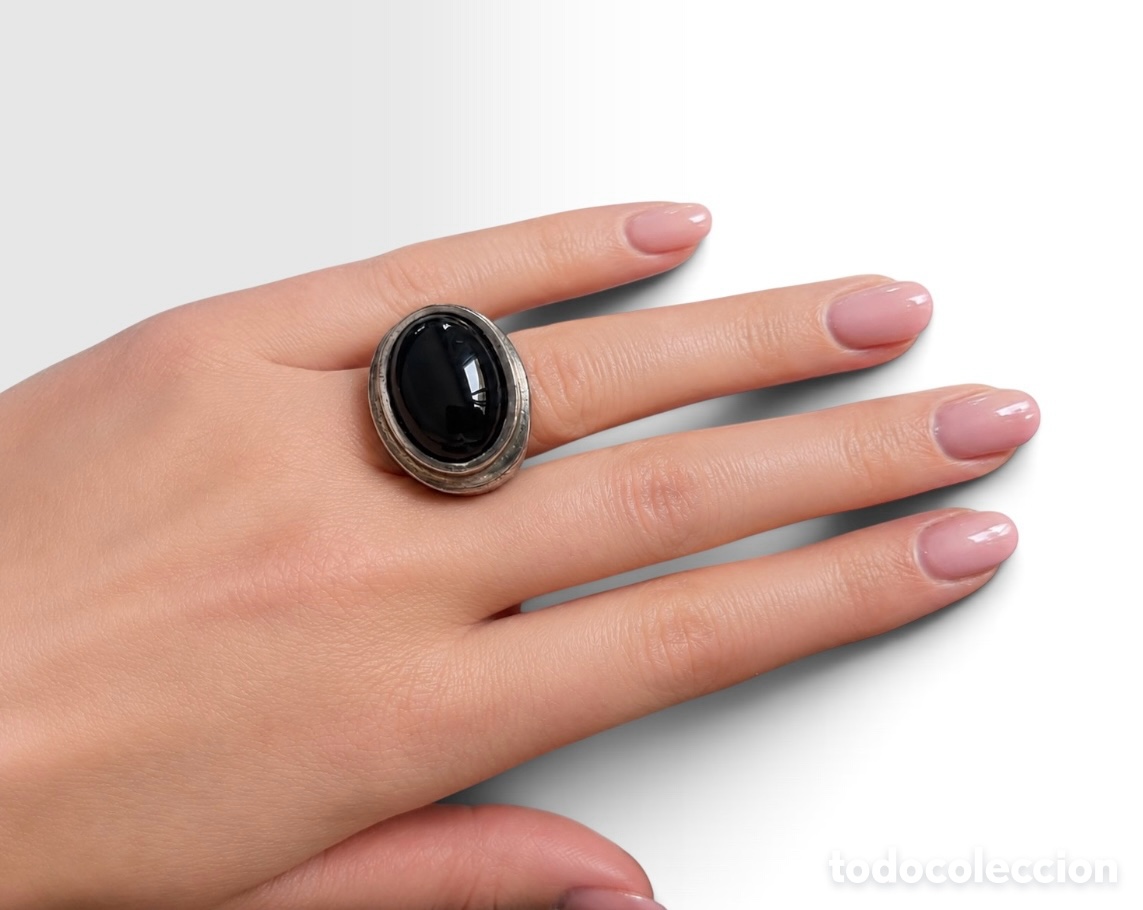 Joyeria: anillo de plata maciza con piedra negra ovalada corte cabuj&oacute;n