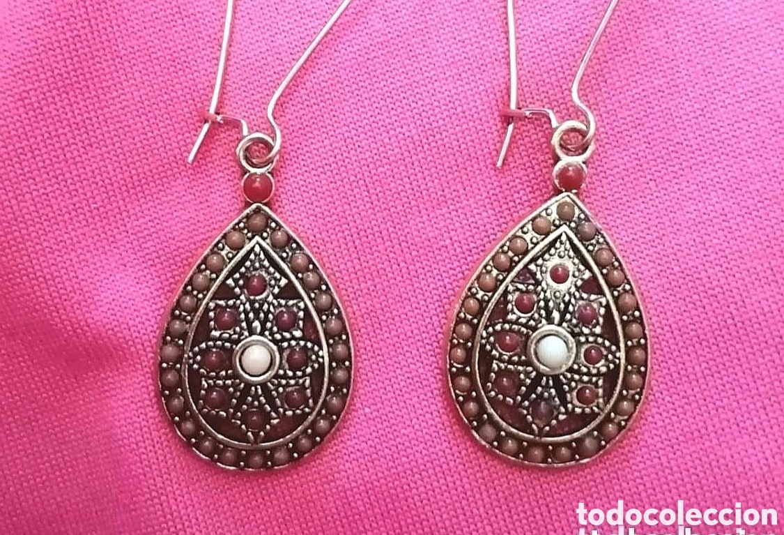 Joalharia: Preciosos pendientes con forma de l&aacute;grima, color cobre y rojo. 6cm largo completo