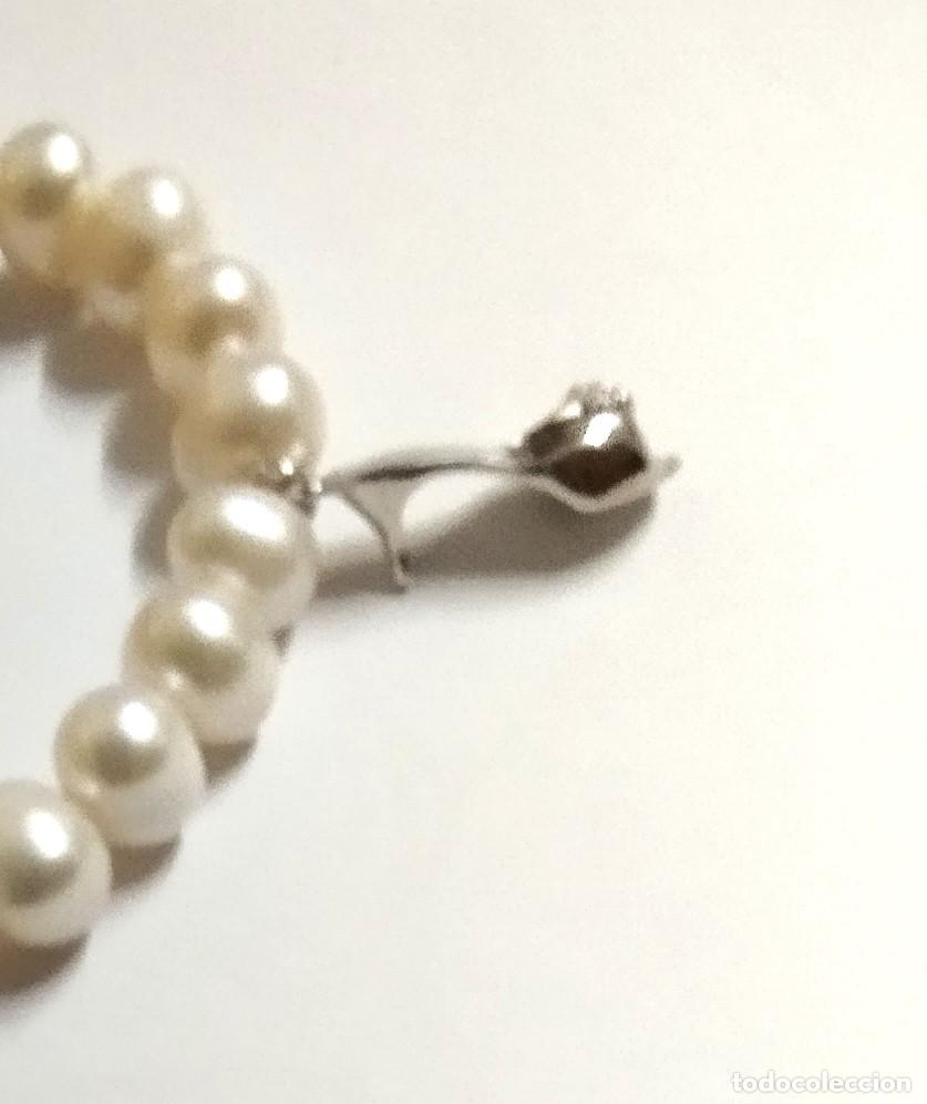 Joalharia: Pulsera de perlas cultivadas con sandalia, el&aacute;stica