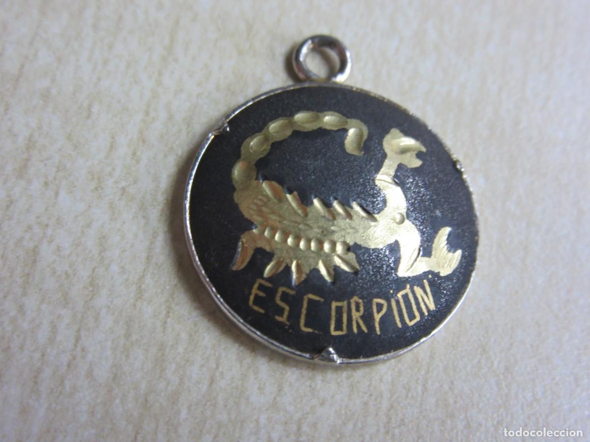 Joalharia: Colgante del Signo Zodiacal Escorpi&oacute;n A&ntilde;os 80 Di&aacute;metro 2 cm