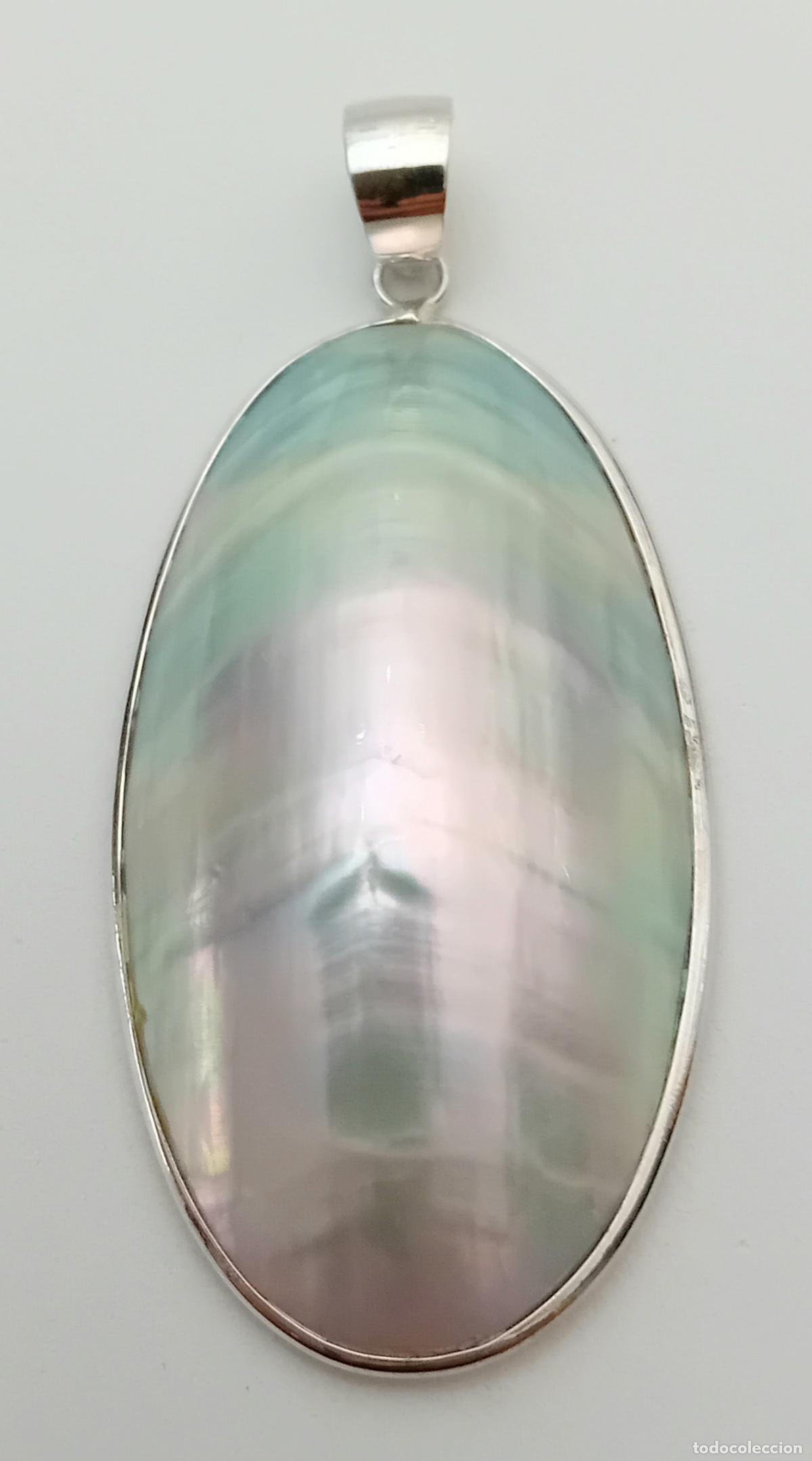 Jewelry: COLGANTE DE PLATA DE LEY CONTRASTADA Y NACAR. 5.8 CM LARGO. VER FOTOS Y DESCRIPCION