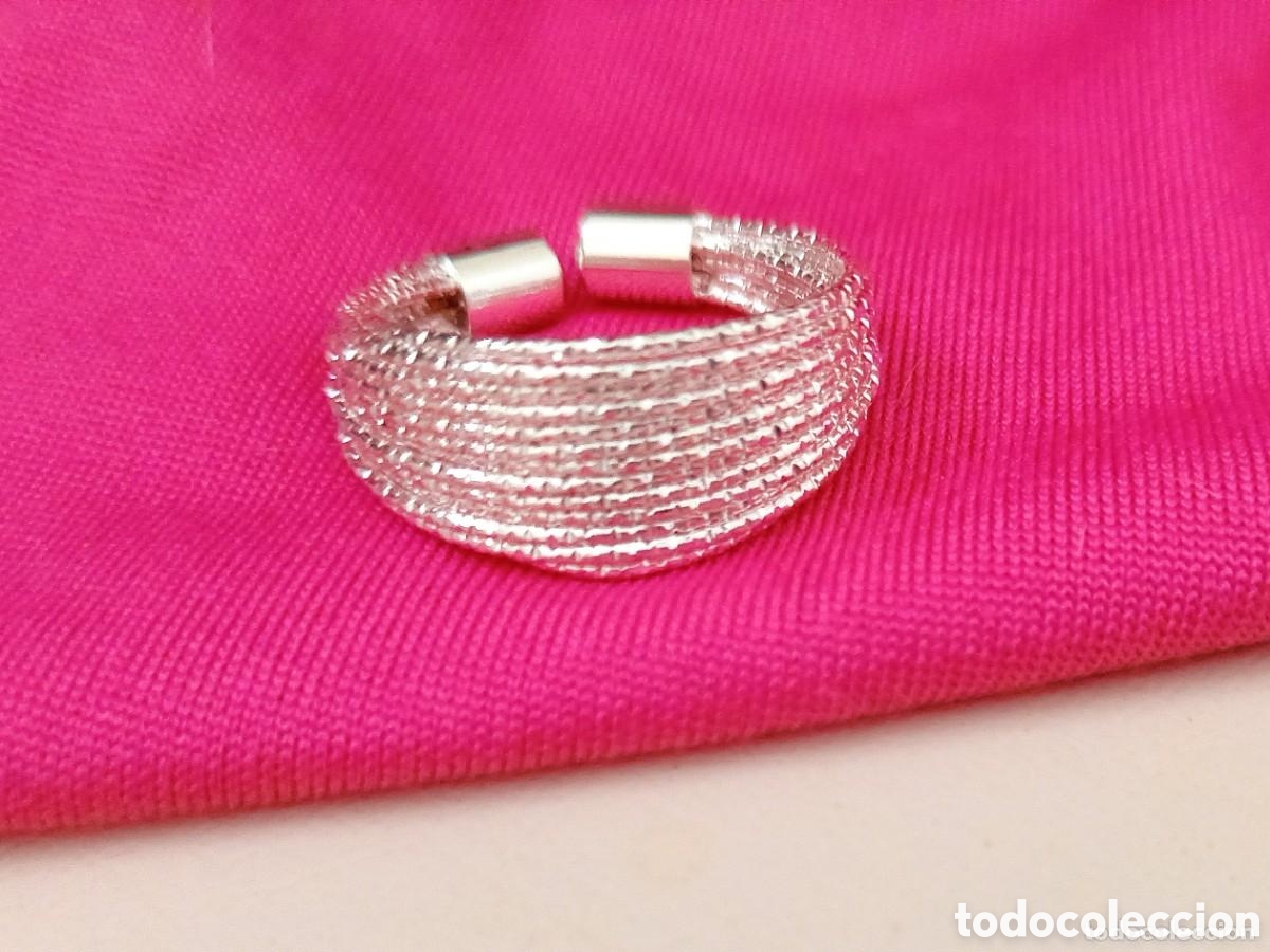 Jewelry: Original anillo plateado de capas brillante 8mm ancho abierto. Muy bonito