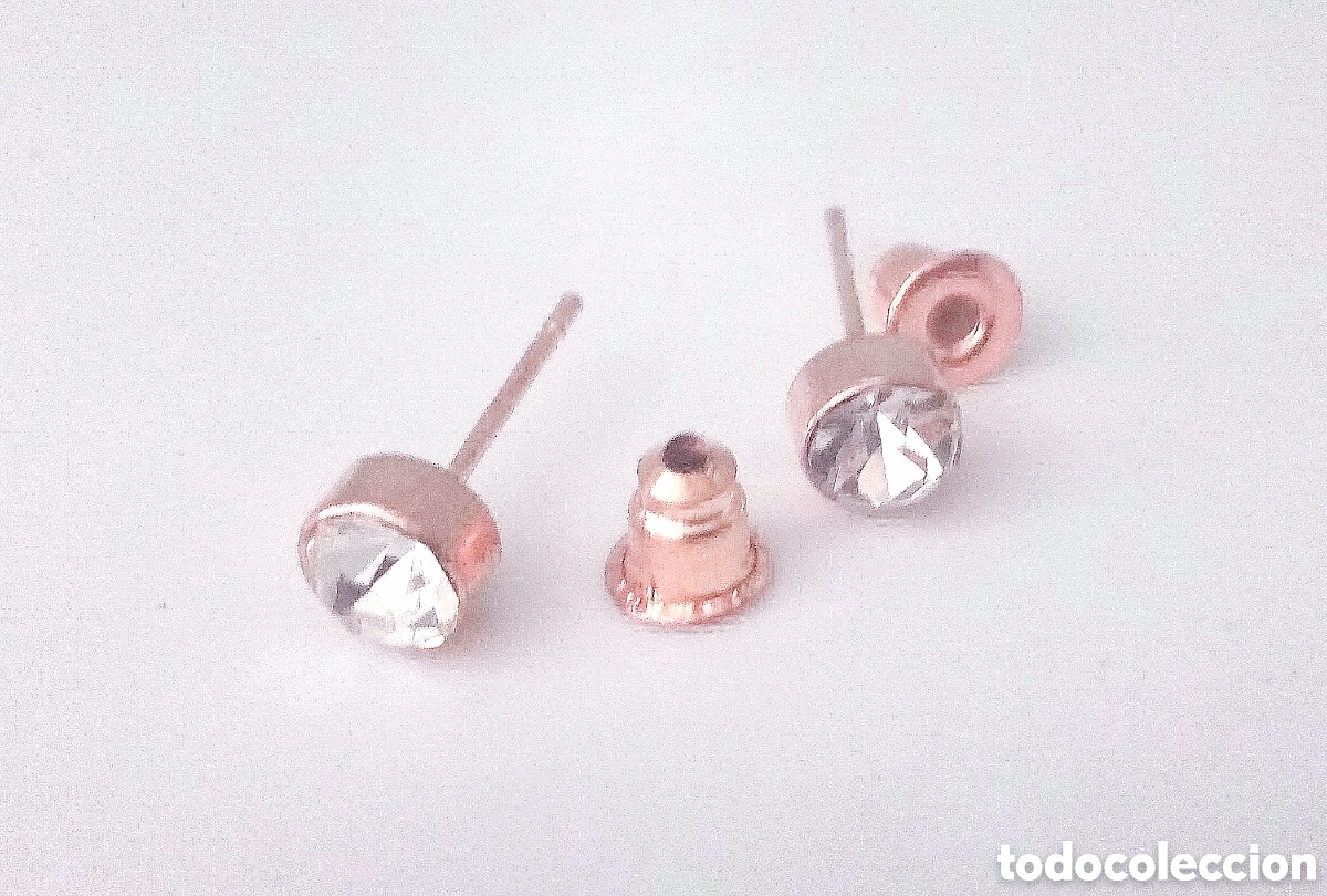 Gioielleria: Originales pendientes de bot&oacute;n color oro rosa e incrustacion brillante blanco 5mm di&aacute;m. Muy bonitos