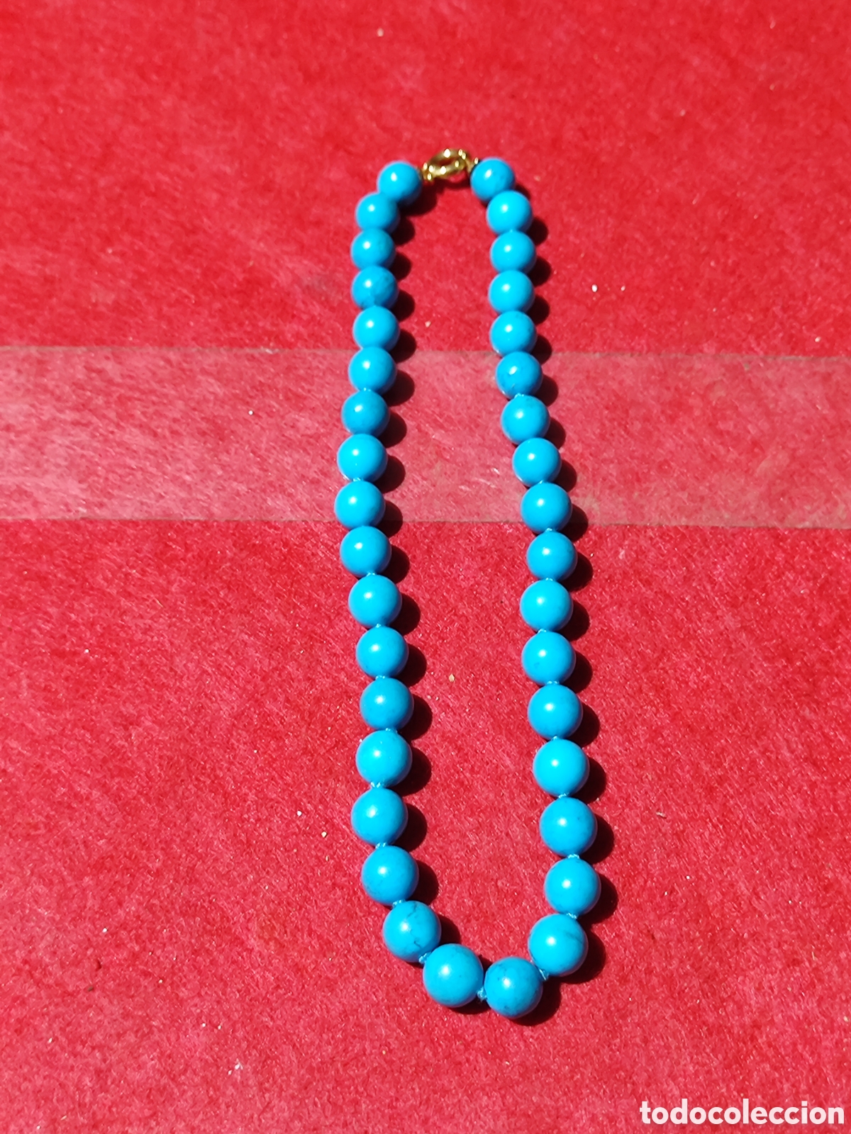 Joyeria: Antiguo collar de perlas turquesas con cierre de oro de 18 kilates