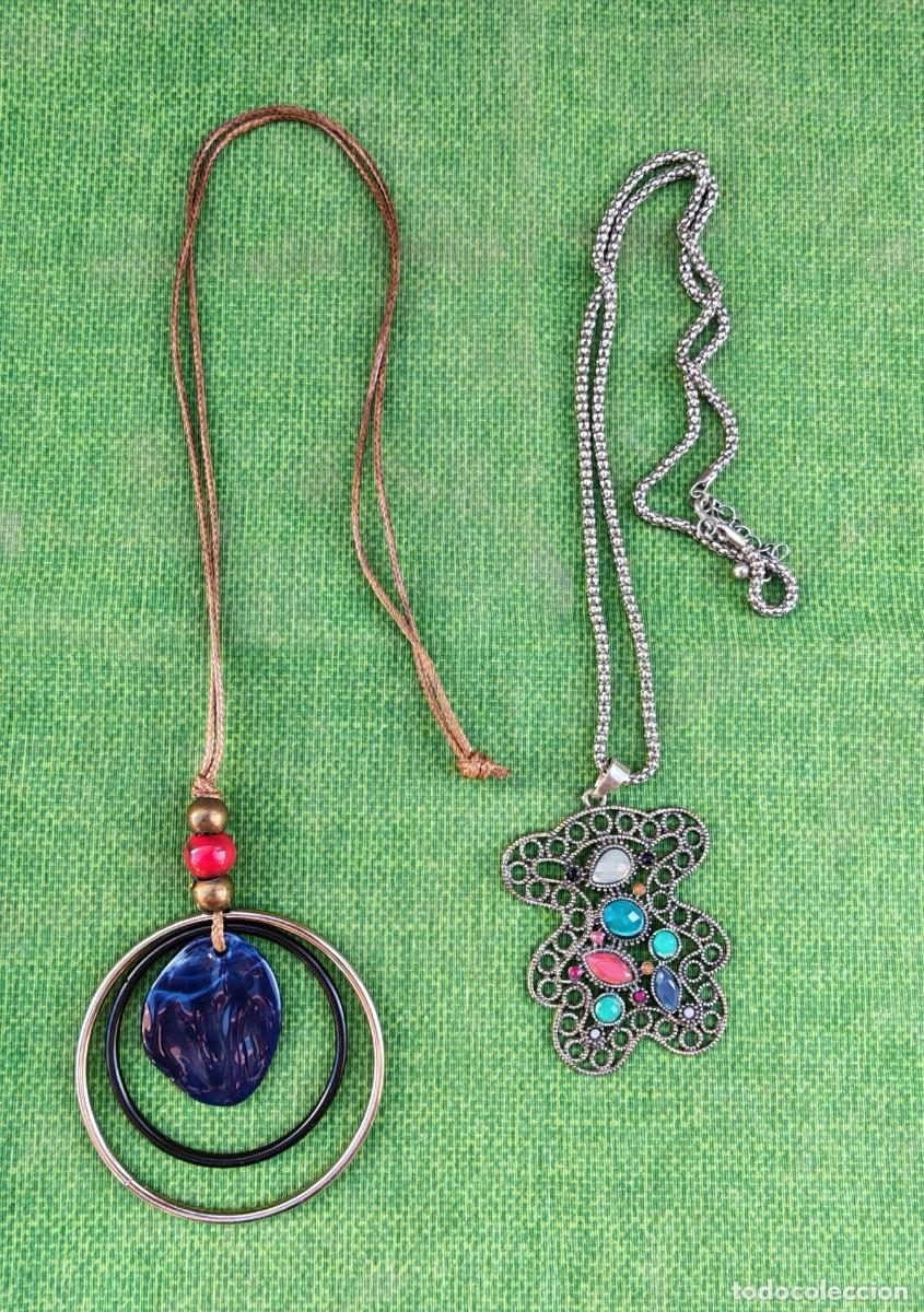 Gioielleria: 2 collares Tous y otro de cuero con cristal azul.