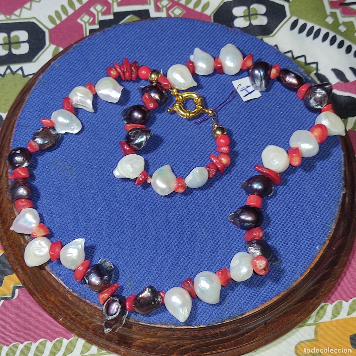 Joyeria: Collar de perlas grises y blancas con coral rojo. *H* - Foto 2