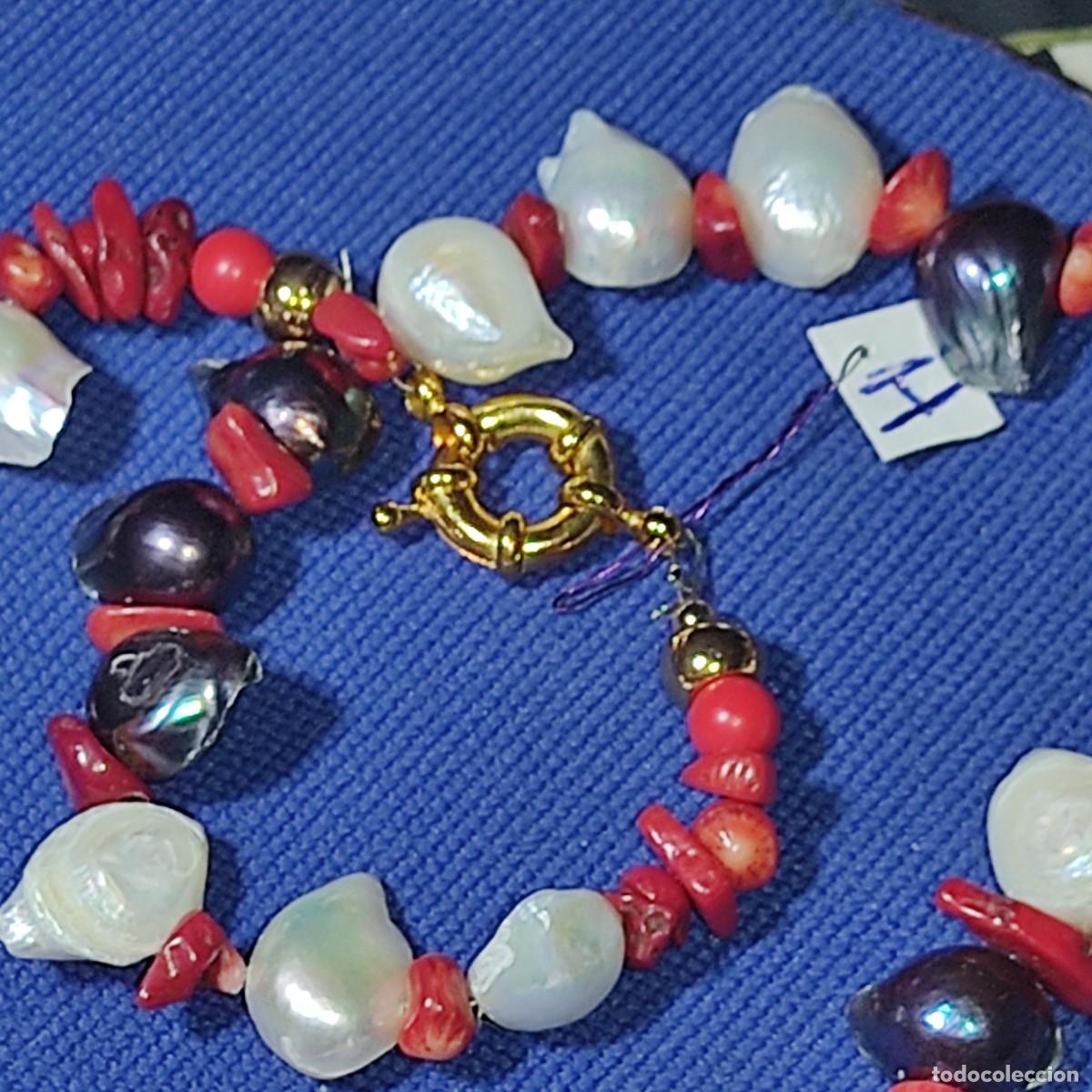 Joyeria: Collar de perlas grises y blancas con coral rojo. *H* - Foto 3
