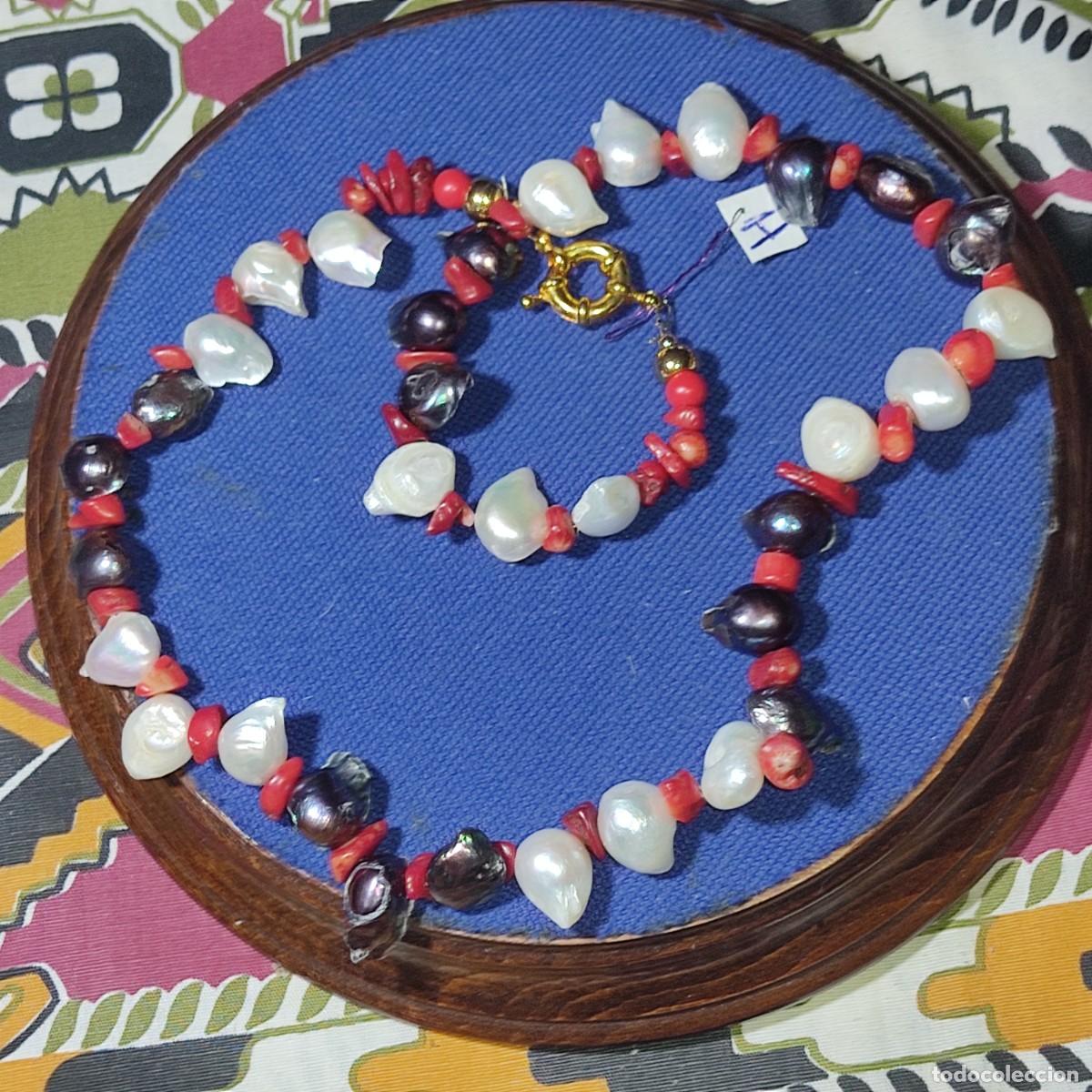 Joyeria: Collar de perlas grises y blancas con coral rojo. *H* - Foto 4