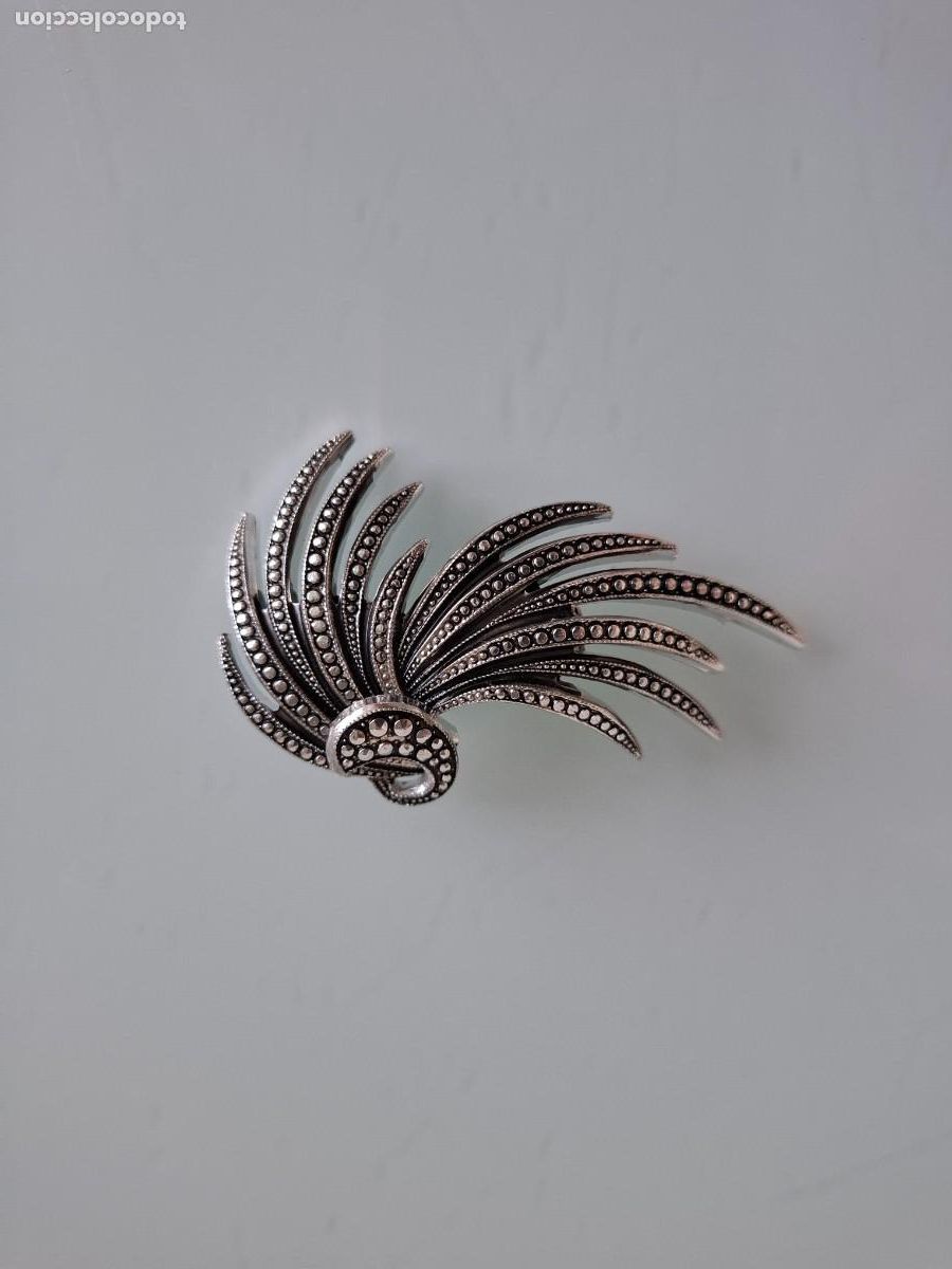 Joyeria: ANTIGUO BROCHE DE METAL PLATEADO - CON FORMA DE PLUMAS - VINTAGE