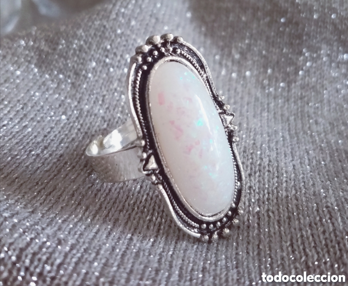 Joalharia: Original anillo color plata vieja oval &oacute;palo de fuego blanco. 3cm Largo. Ajustable. Muy bonito