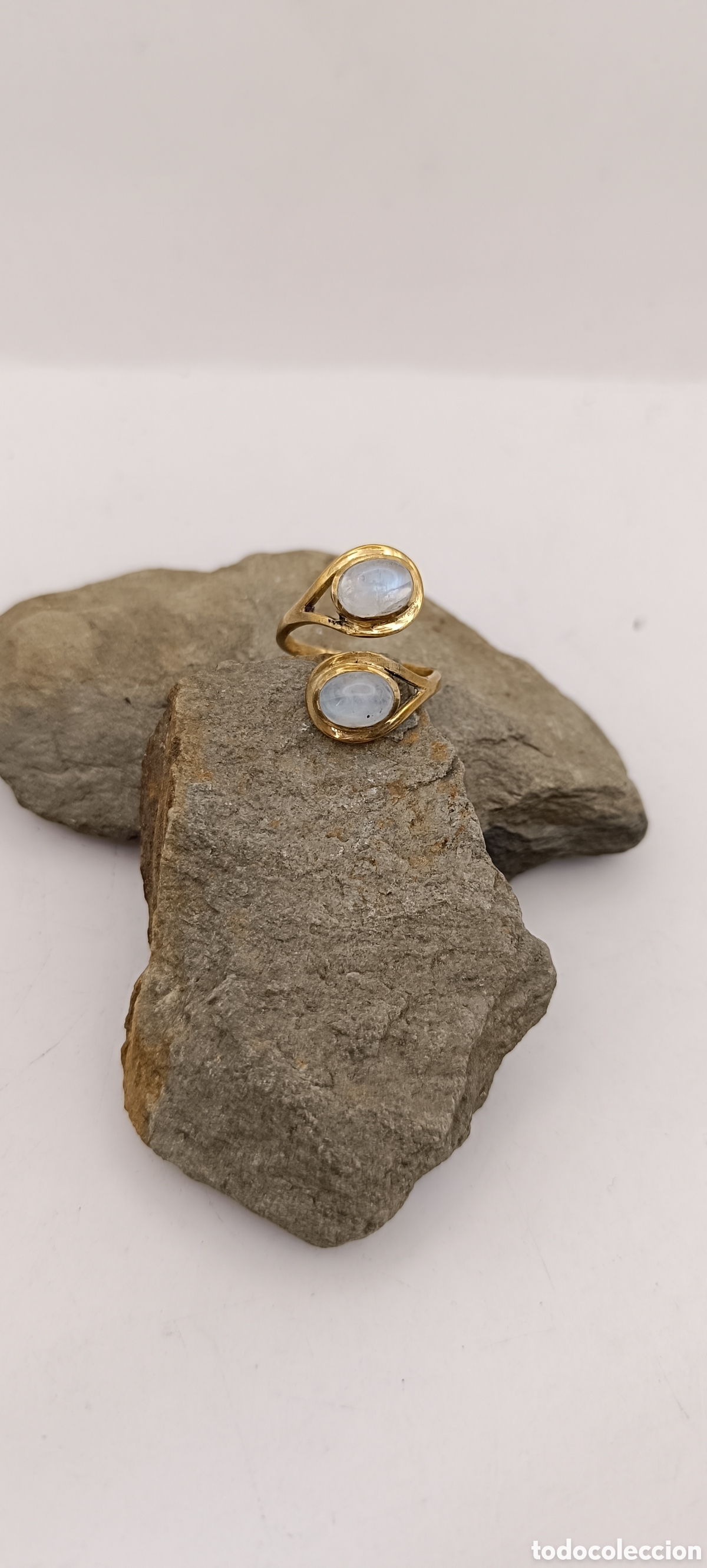Jewelry: Anillo Doble de Piedra Luna de Bronce