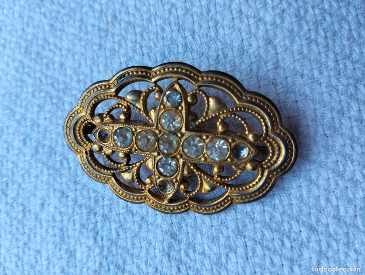 Schmuck: Antiguo broche decorativo estilo Modernista metal color dorado y cristales cristalitos a&ntilde;os 50